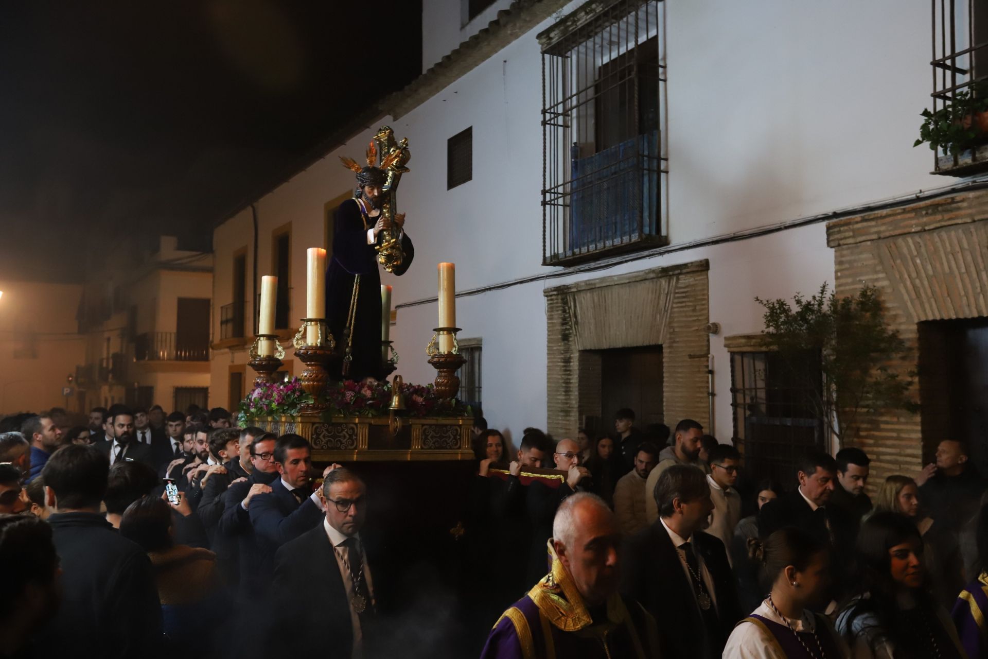 El vía crucis de Jesús de la rPasión en el Alcázar Viejo de Córdoba, en imágenes