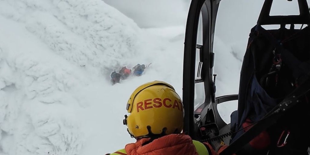 Rescatan a seis montañeros enriscados en el pico Curavacas que no podían bajar debido al estado de la nieve