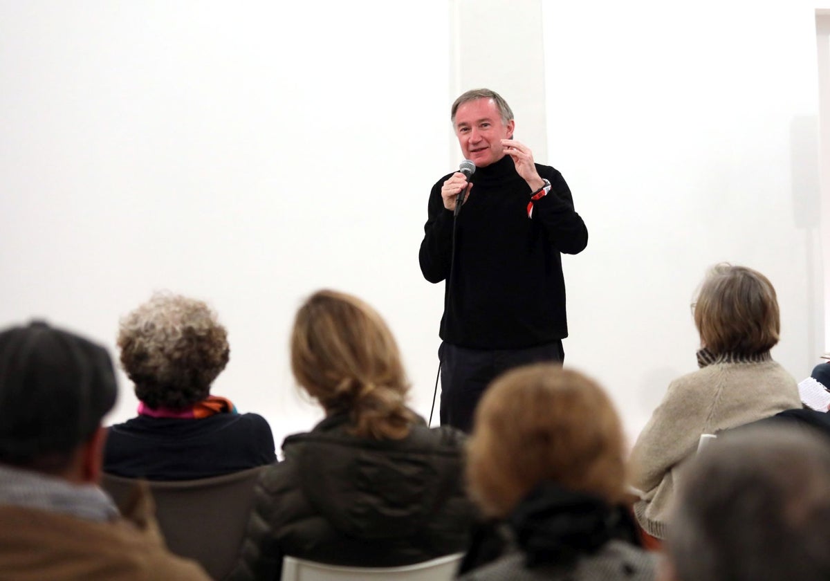 Santiago Castellano, durante su charla en Toledo