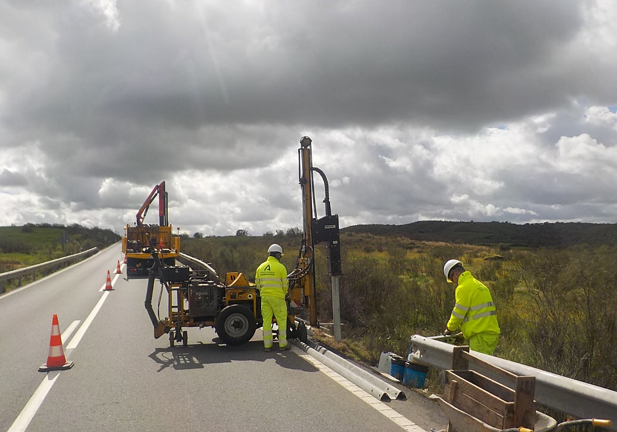 Uno de los trabajos en las carreteras de la Junta en la provincia de Córdoba