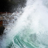 Canarias, en alerta por olas de más de 12 metros e inundaciones en la costa