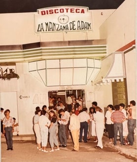 Imagen secundaria 2 - En la imagen superior la primera discoteca de Lucena. Sobre estas líneas restaurante La Manzana de Adán y oficinas del grupo. A la derecha, interior de la discoteca del empresario Jacinto Astorga.