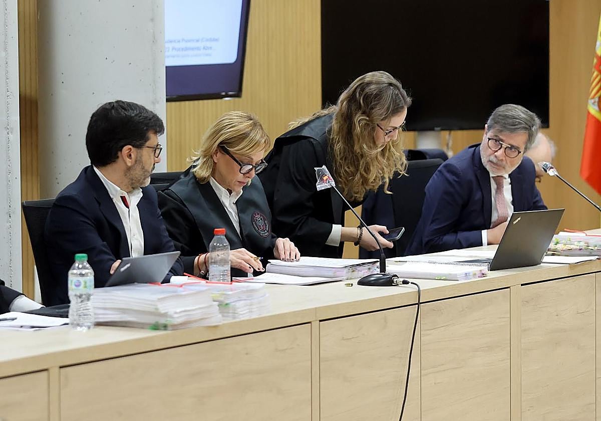 Un momento del juicio contra los expresidentes del Córdoba CF Jesús Léon y Carlos Gonzále