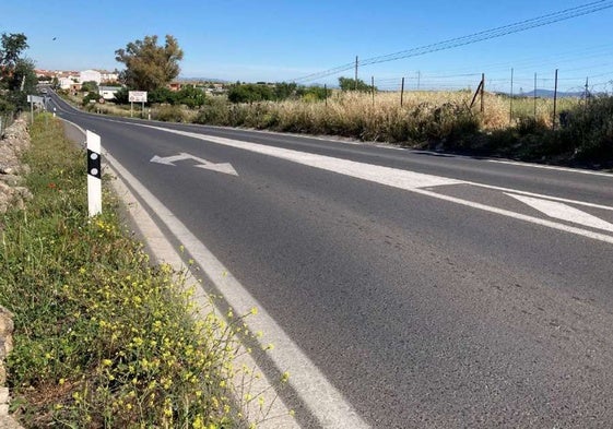 Una de las carreteras de acceso a Añora