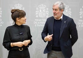 Clavijo ve una «magnífica noticia» el acuerdo para el reparto de menores y advierte a Mazón que «si incumple la ley tendrá que pagar»