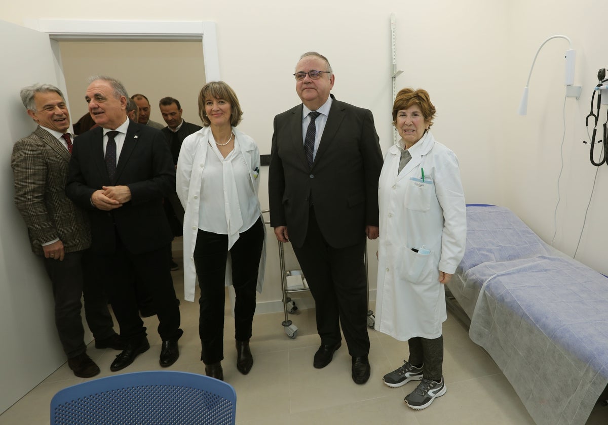 El consejero de Sanidad, Alejandro Vázquez, visita el centro de salud de Frómista (Palencia) tras su ampliación