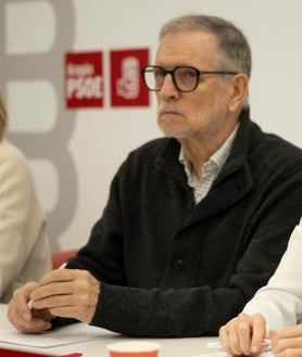 Imagen secundaria 2 - La nueva Ejecutiva regional del PSOE comienza su andadura
