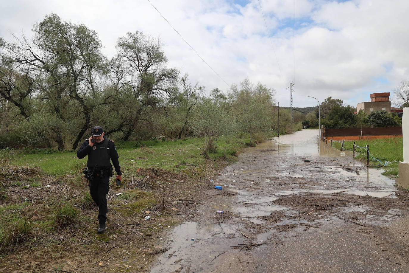 El desolador aspecto de las viviendas anegadas junto al río en Córdoba, en imágenes