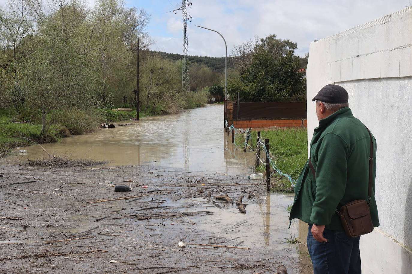 El desolador aspecto de las viviendas anegadas junto al río en Córdoba, en imágenes