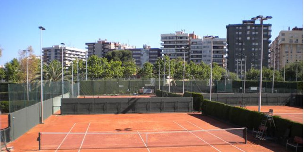 David Pons, el artífice de la escuela de tenis del Real Club de Polo