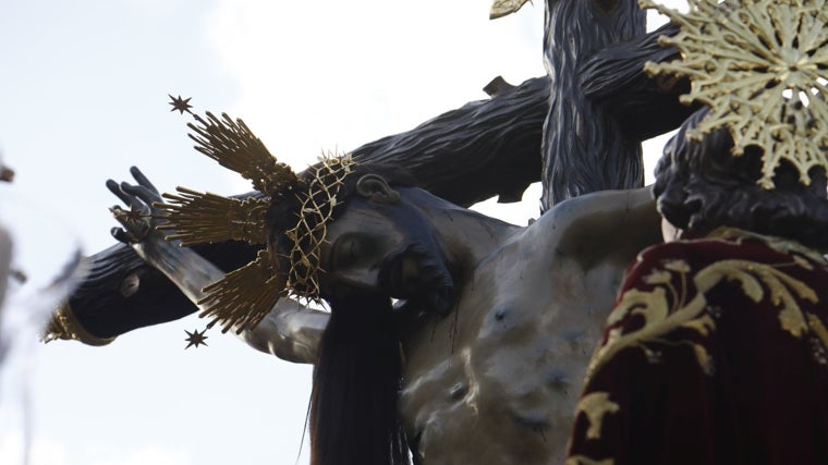 El Santísimo Cristo de Gracia, en su estación de penitencia