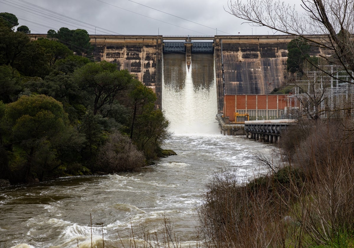 El embalse de San Juan se encuentra desembalsando a una tasa de 246 metros cúbicos por segundo