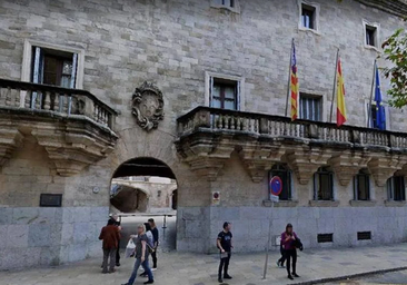 Cárcel para el millonario Salman Behbehani por aterrizar en 'jet' a Ibiza cargado de drogas