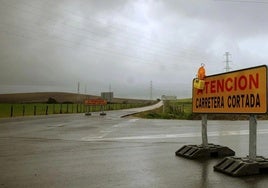 Andalucía mantiene diez carreteras cortadas por inundaciones en Cádiz, Sevilla, Córdoba, Málaga y Granada