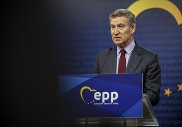 Feijóo tilda de «espectáculo» la gestión de Sánchez: «Acude al Consejo Europeo sin el respaldo de su Gobierno en defensa»