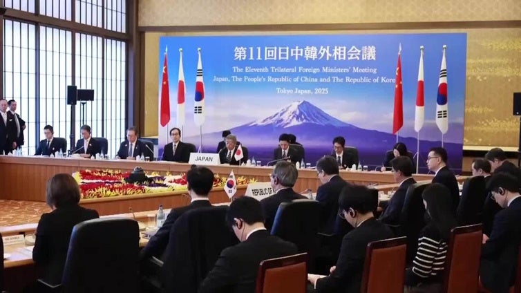 Japón, China y Corea del Sur acuerdan promover una cooperación "con visión de futuro"