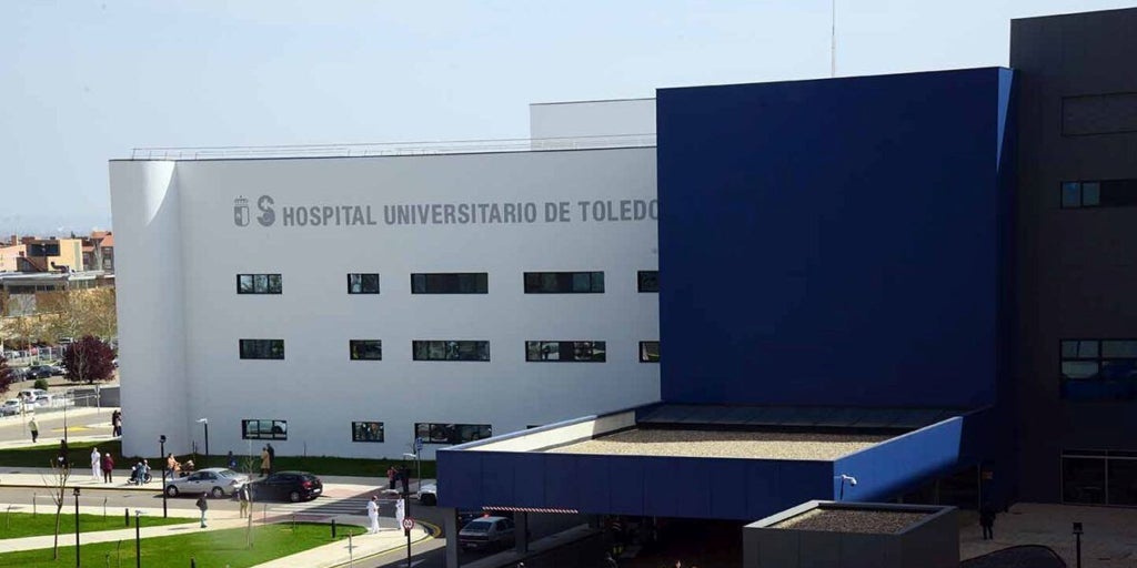 Una discusión familiar entre un hombre y su hijastro termina con ambos apuñalados y en el hospital