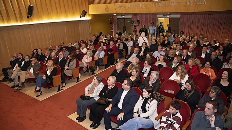 Imagen de la presentación de la obra de Martín Sanz sobre Miguel Barceló