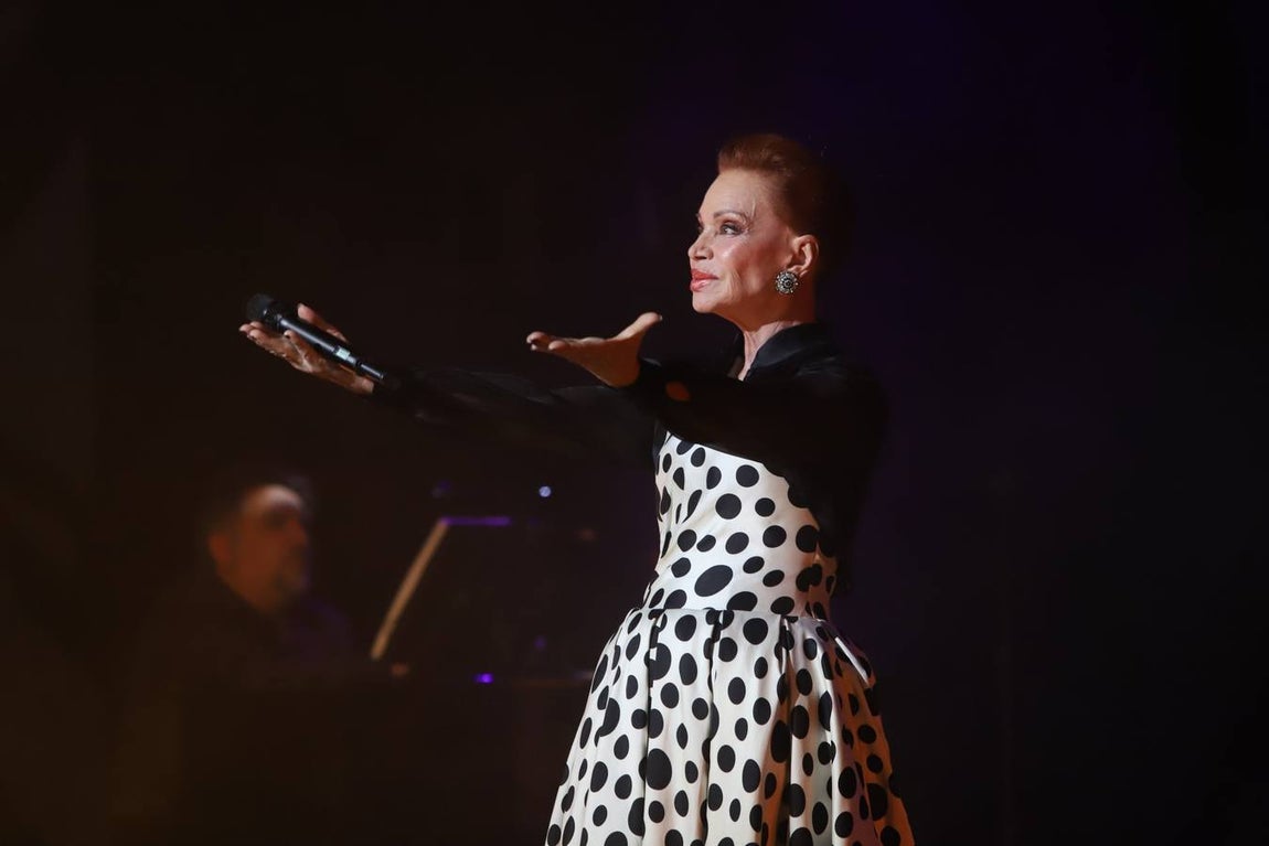 El emocionante concierto de Paloma San Basilio en Córdoba, en imágenes
