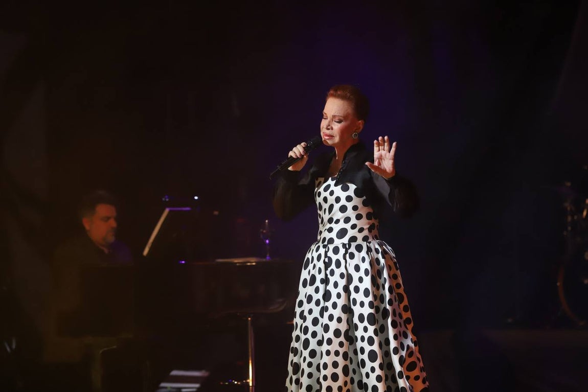 El emocionante concierto de Paloma San Basilio en Córdoba, en imágenes