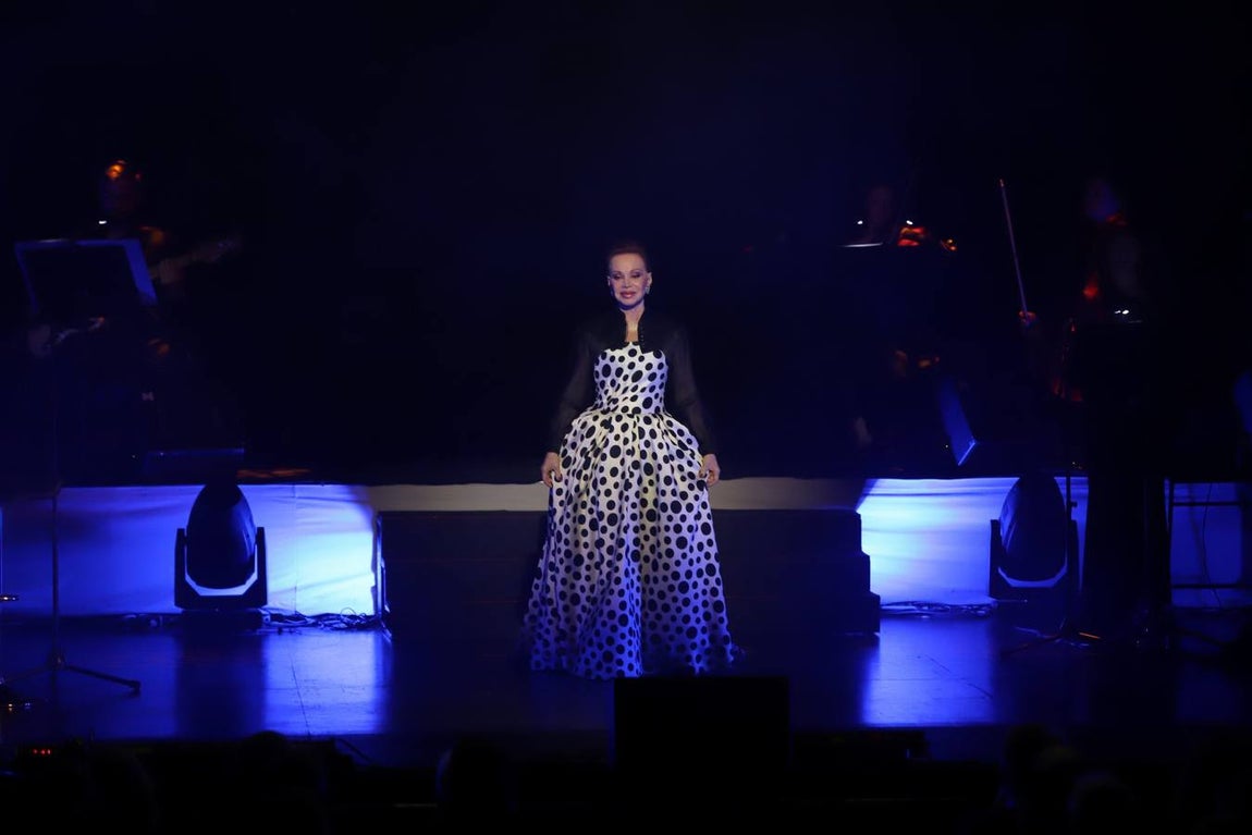 El emocionante concierto de Paloma San Basilio en Córdoba, en imágenes