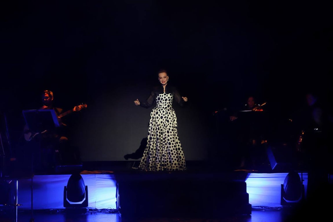 El emocionante concierto de Paloma San Basilio en Córdoba, en imágenes
