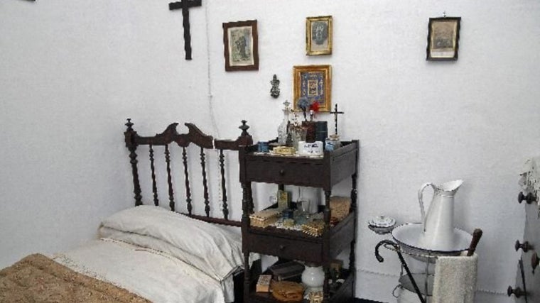 El dormitorio de Manuel de Falla se expone a los visitantes