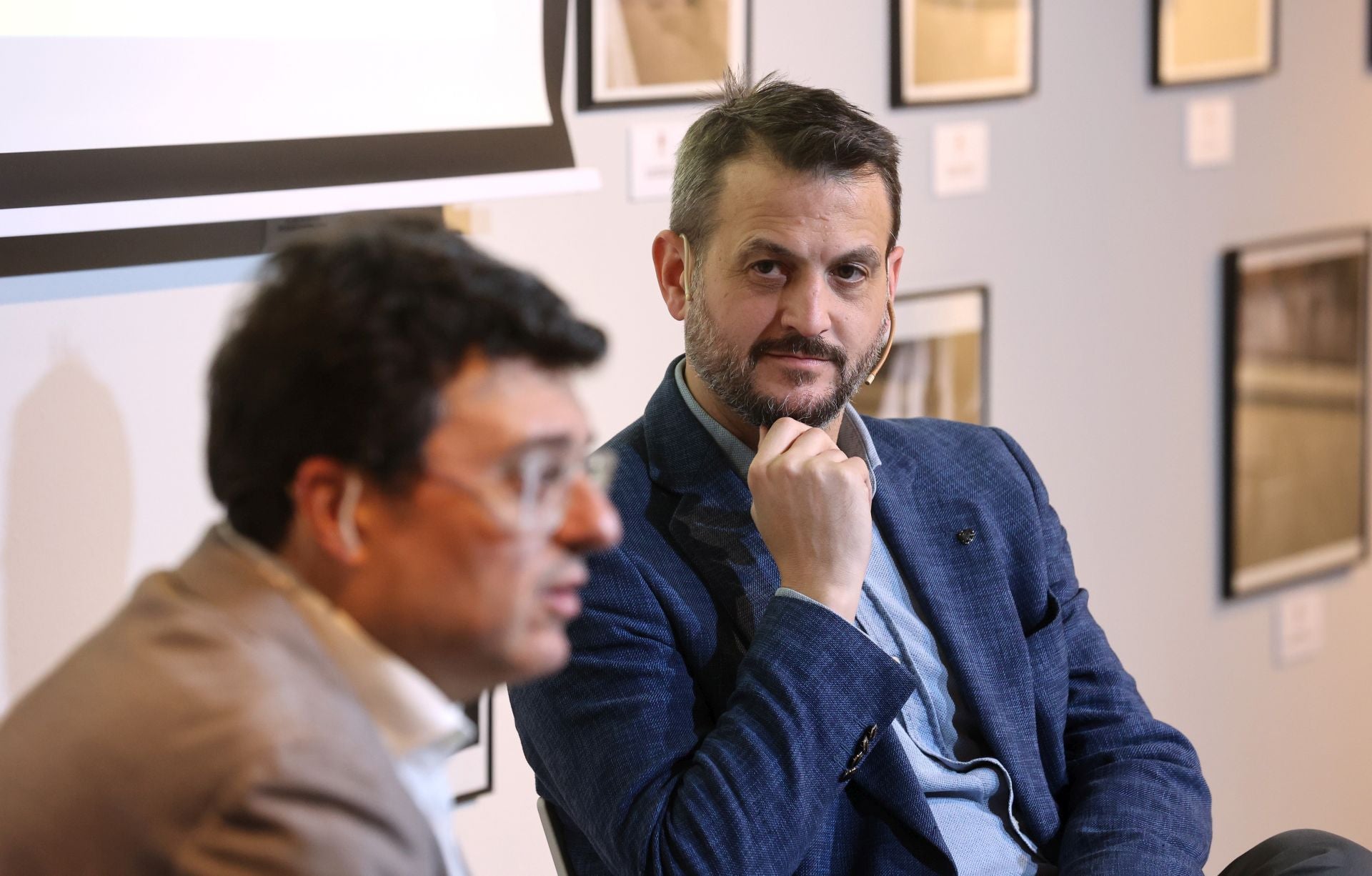 La charla de Juan Fernández-Miranda en Córdoba sobre la Transición, en imágenes