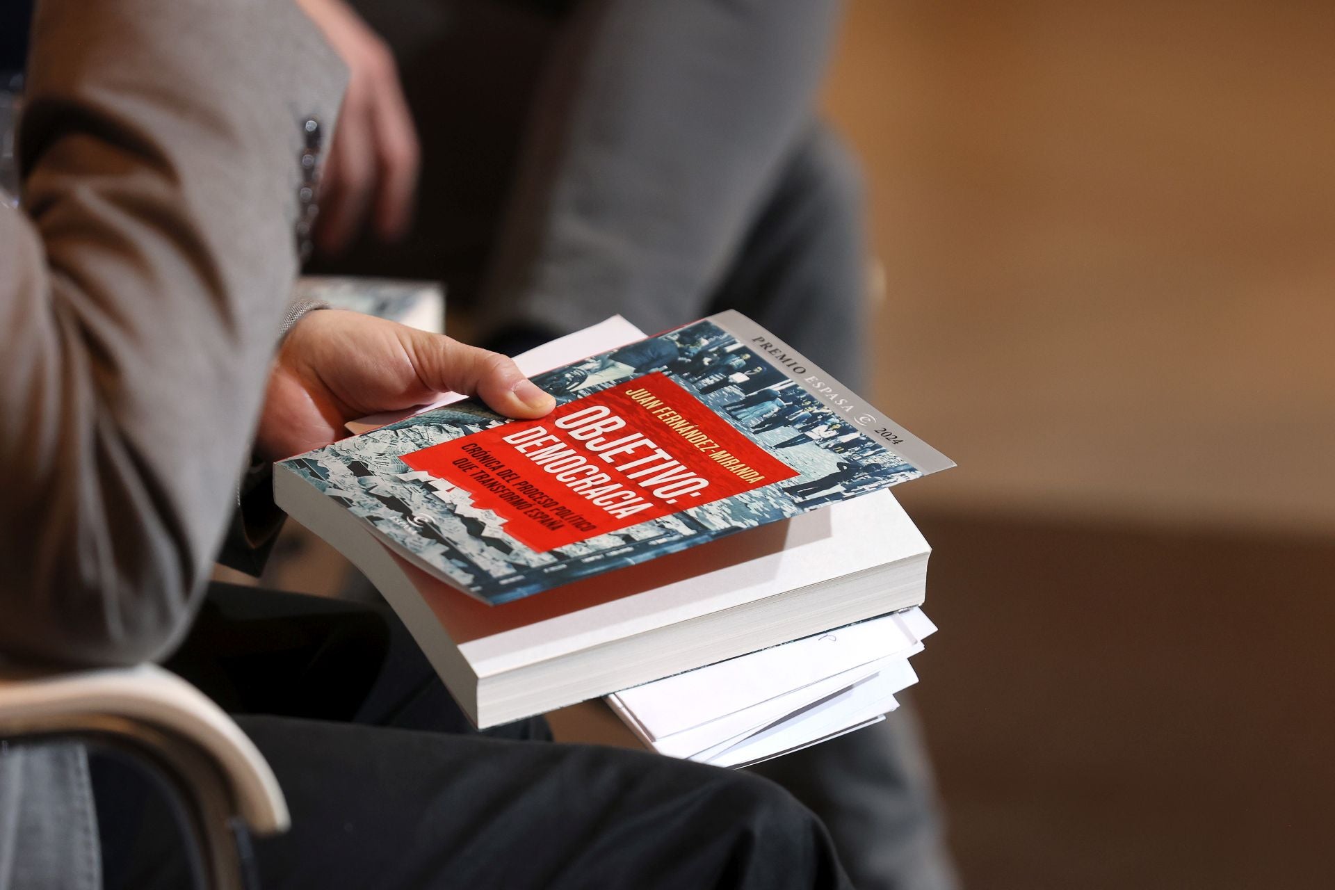 La charla de Juan Fernández-Miranda en Córdoba sobre la Transición, en imágenes