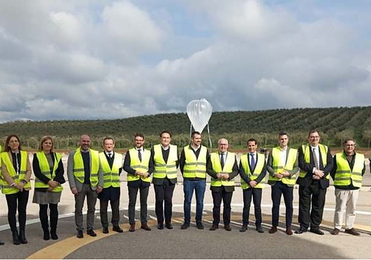 Asistentes al lanzamiento en Villacarrillo