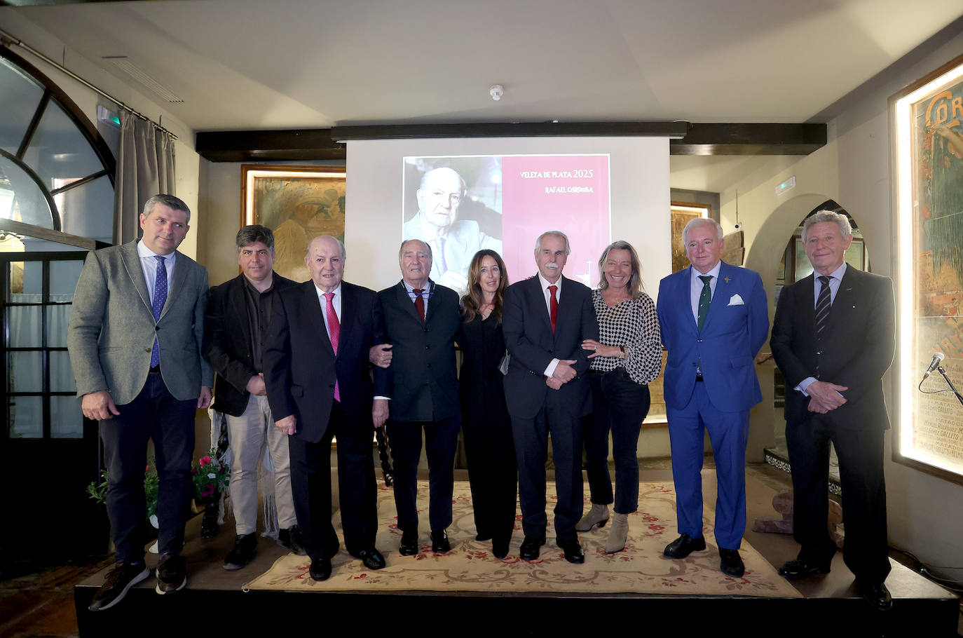 La emotiva entrega de la Veleta de Plata a Rafael Córdoba, de Pérez Barquero, en imágenes