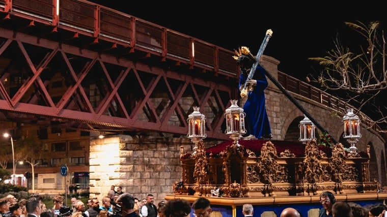 Nuestro Padre Jesús del Gran Poder a la altura del Cable Inglés