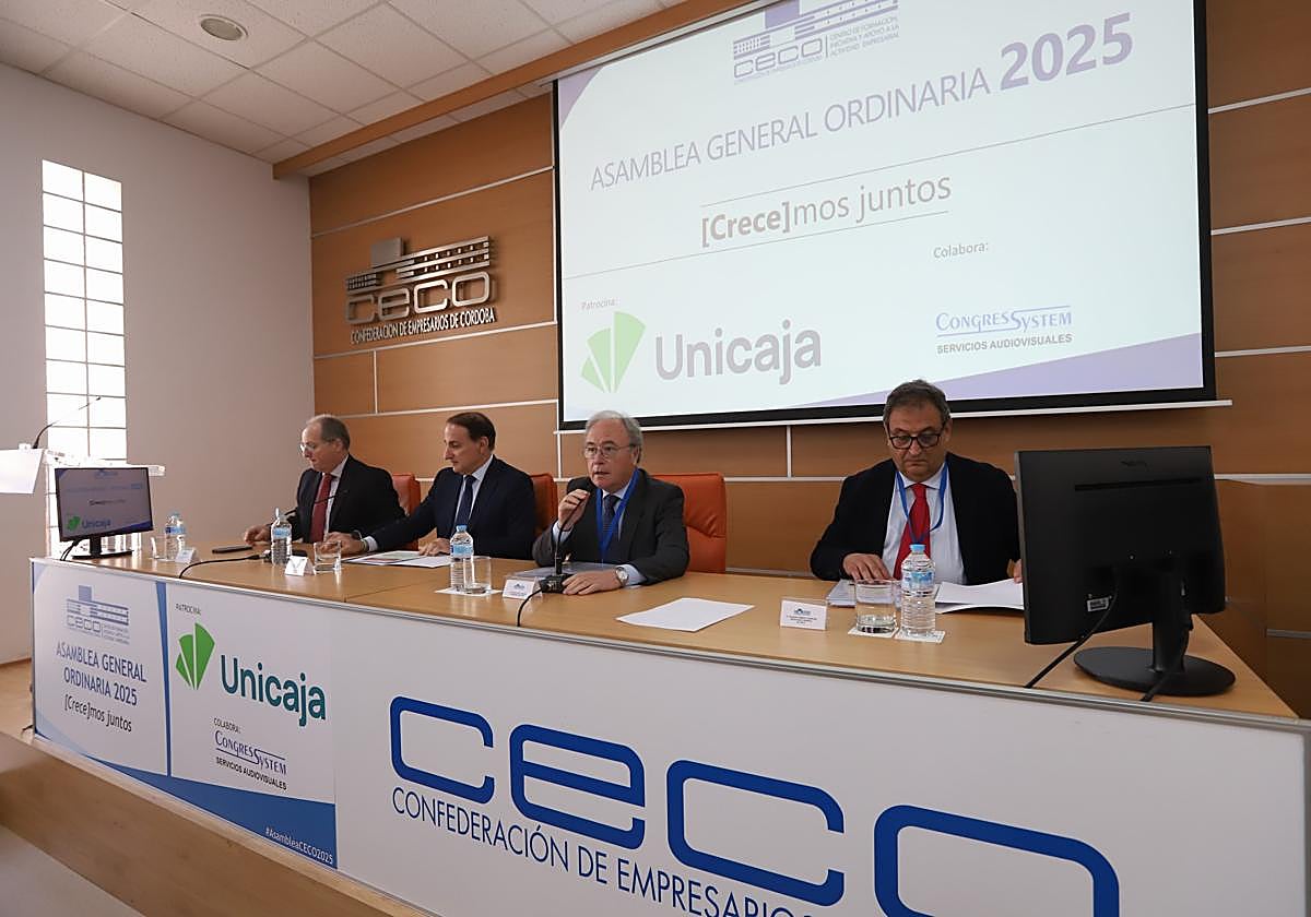Los presidentes de la CEA y CECO, este jueves en la asamblea general de la patronal cordobesa