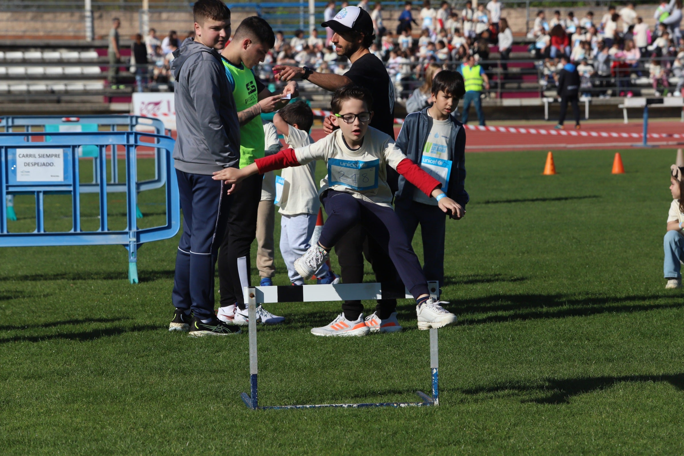 La gran y más joven &#039;Carrera Solidaria Gotas&#039; de Córdoba, en imágenes