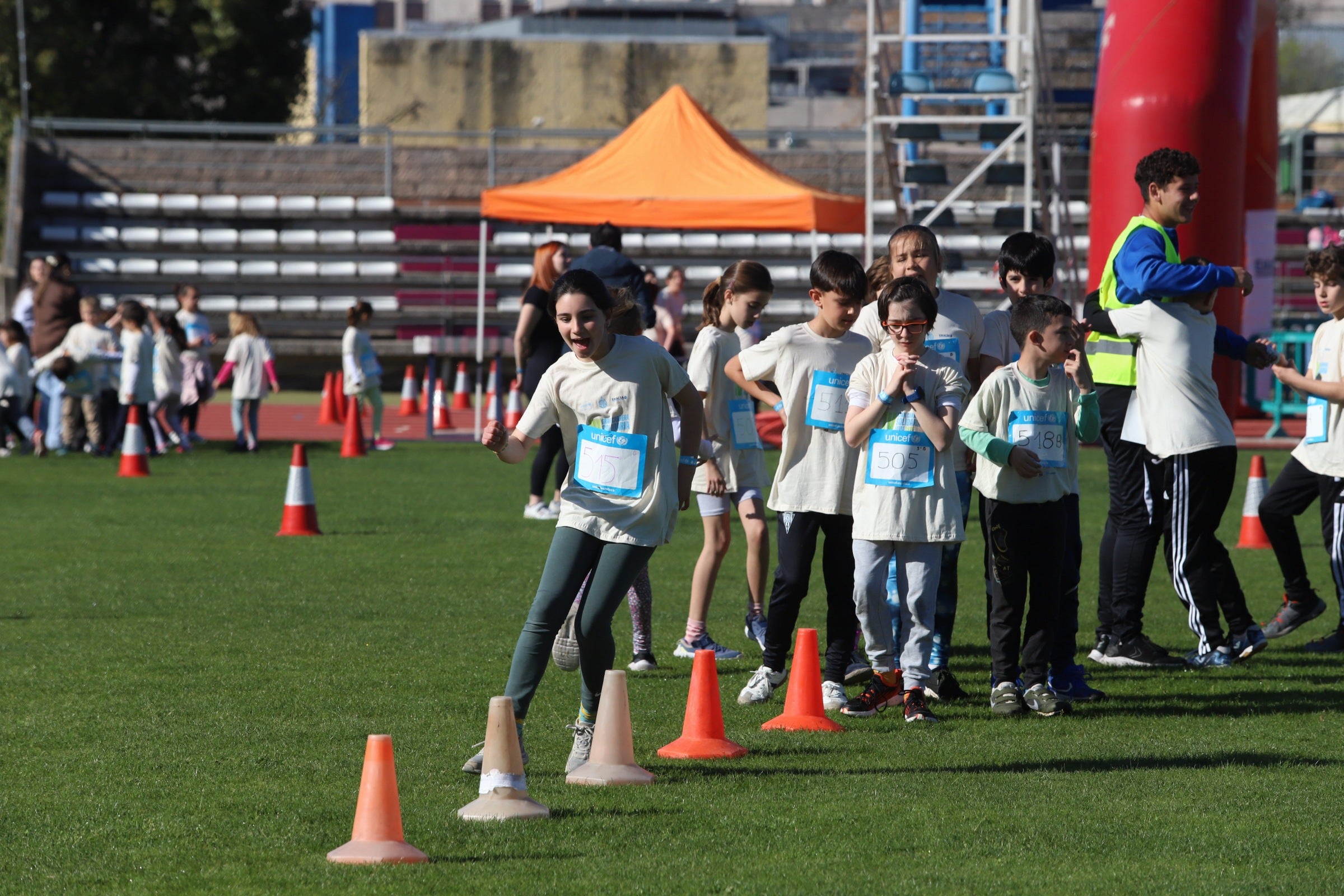 La gran y más joven &#039;Carrera Solidaria Gotas&#039; de Córdoba, en imágenes