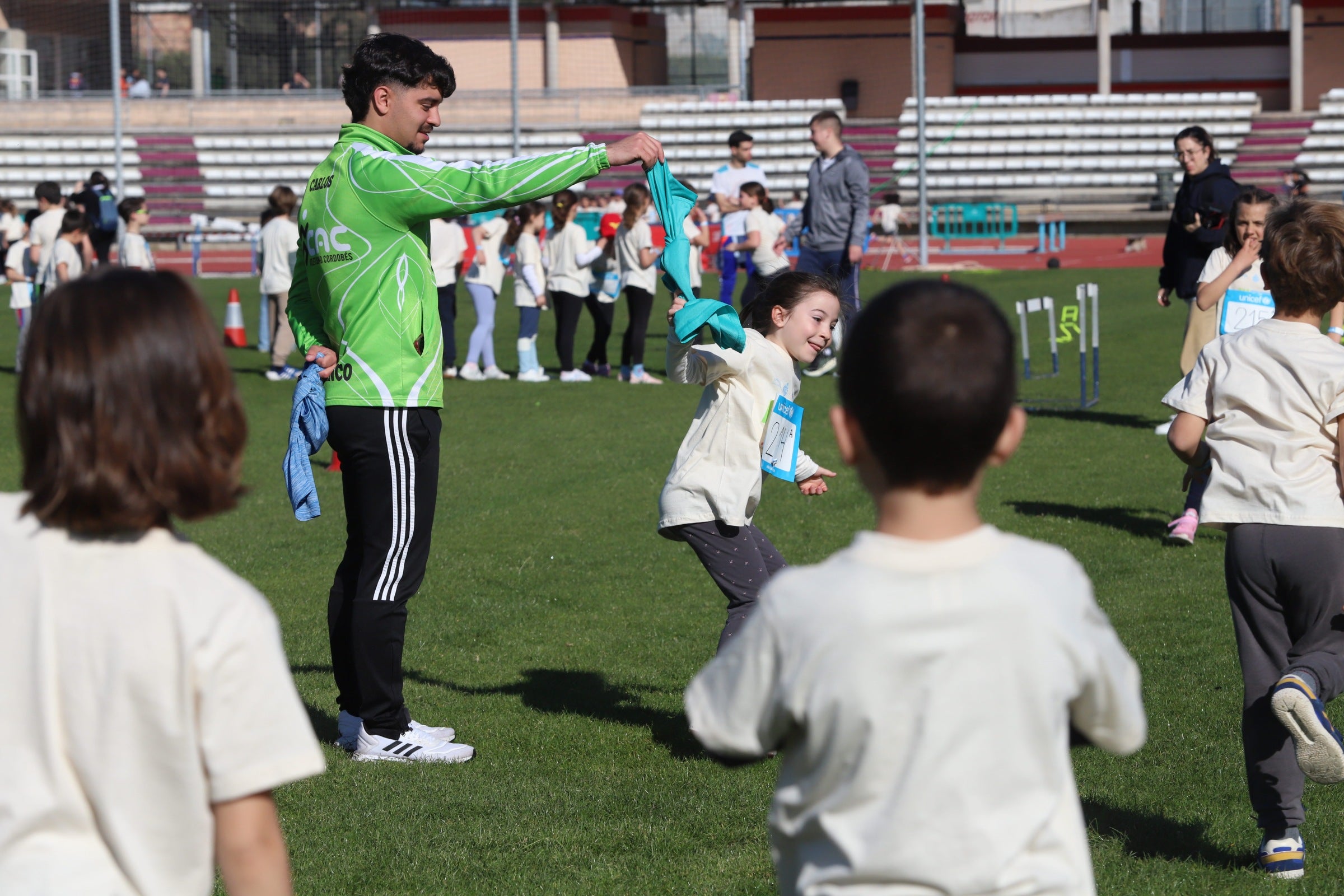 La gran y más joven &#039;Carrera Solidaria Gotas&#039; de Córdoba, en imágenes