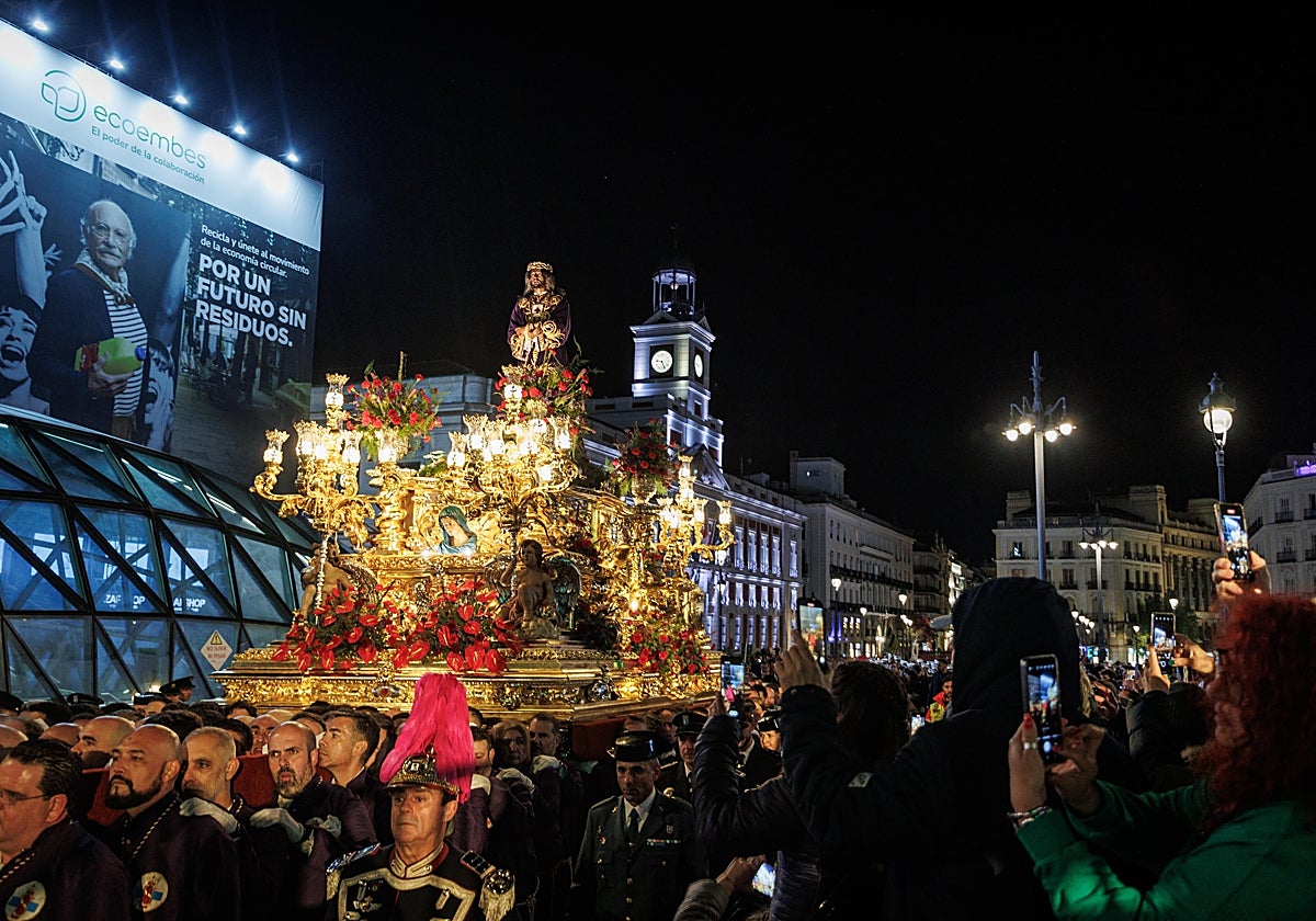 El Cristo de los Gitanos, el año pasado a su paso por la Puerta del Sol do
