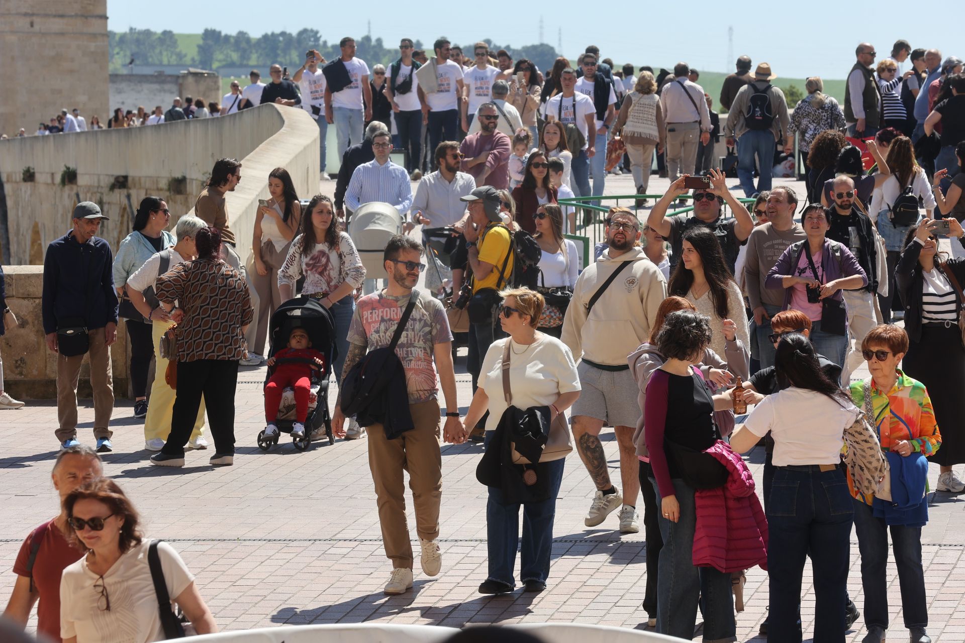 En imágenes, el ambiente en terrazas y calles de Córdoba por el buen tiempo
