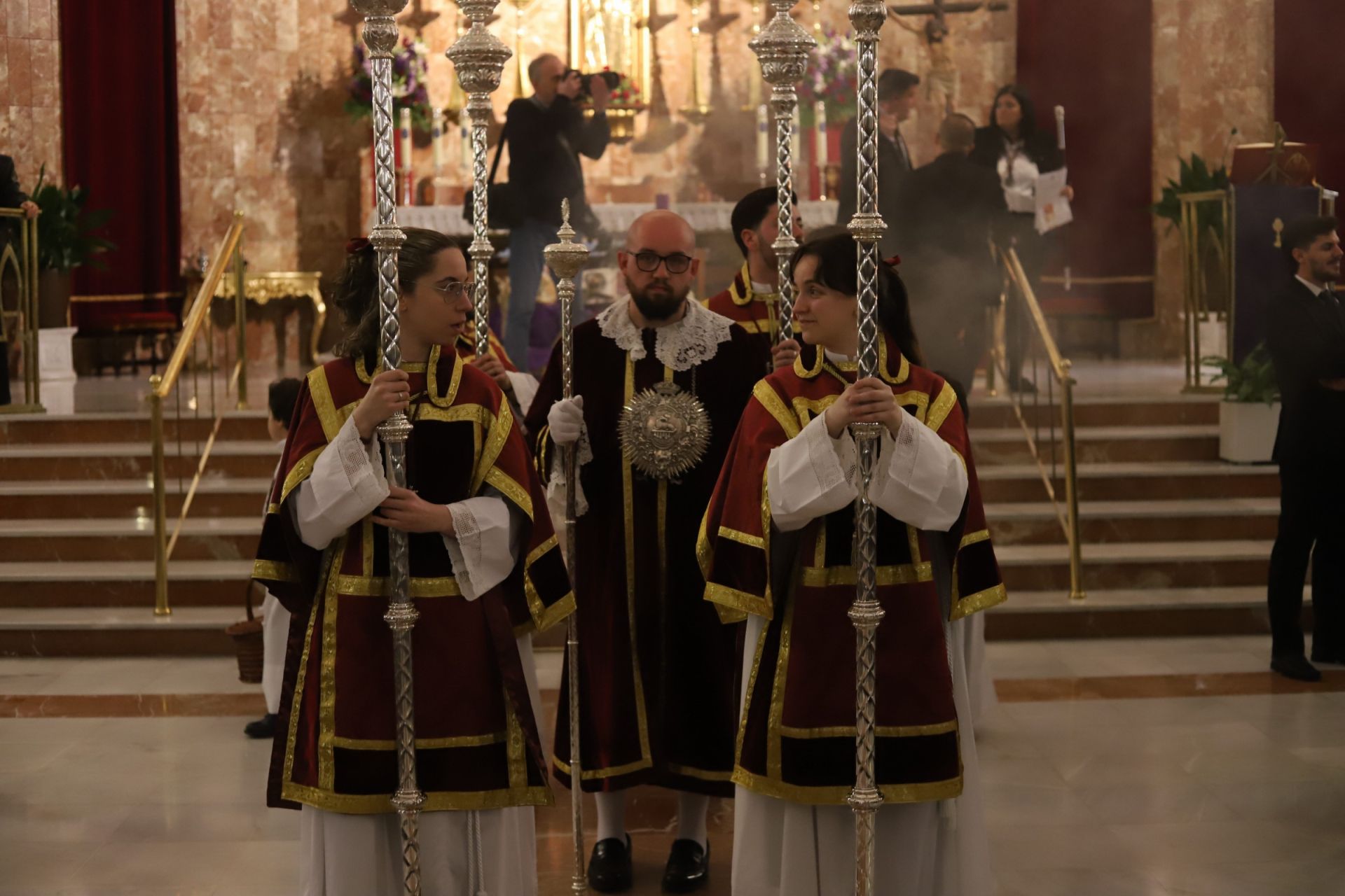 El fervor de Ciudad Jardín: el Cristo de la Confianza en su vía crucis cuaresmal, en imágenes
