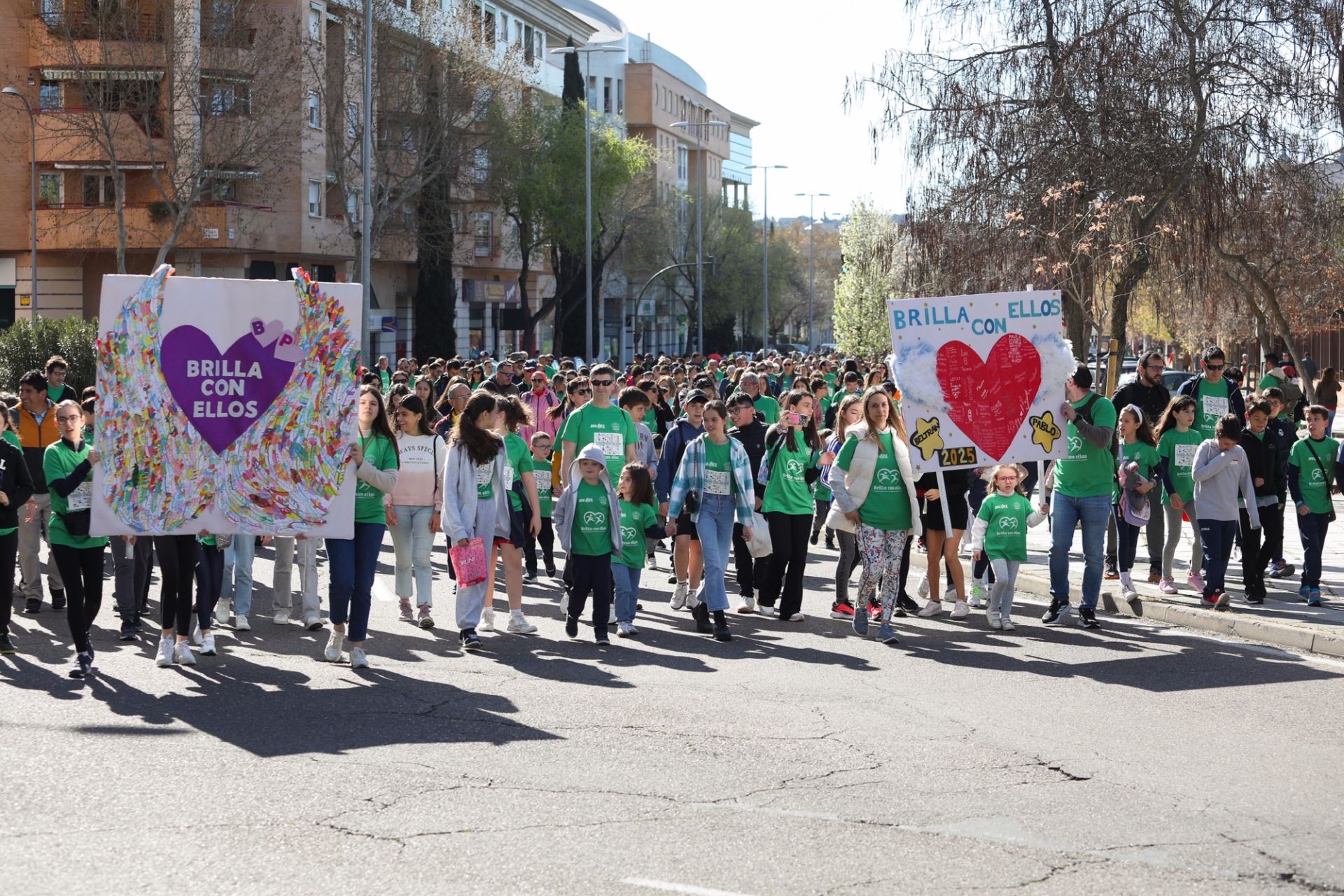 'Brilla con ellos', en imágenes: Toledo se vuelca contra el cáncer infantil