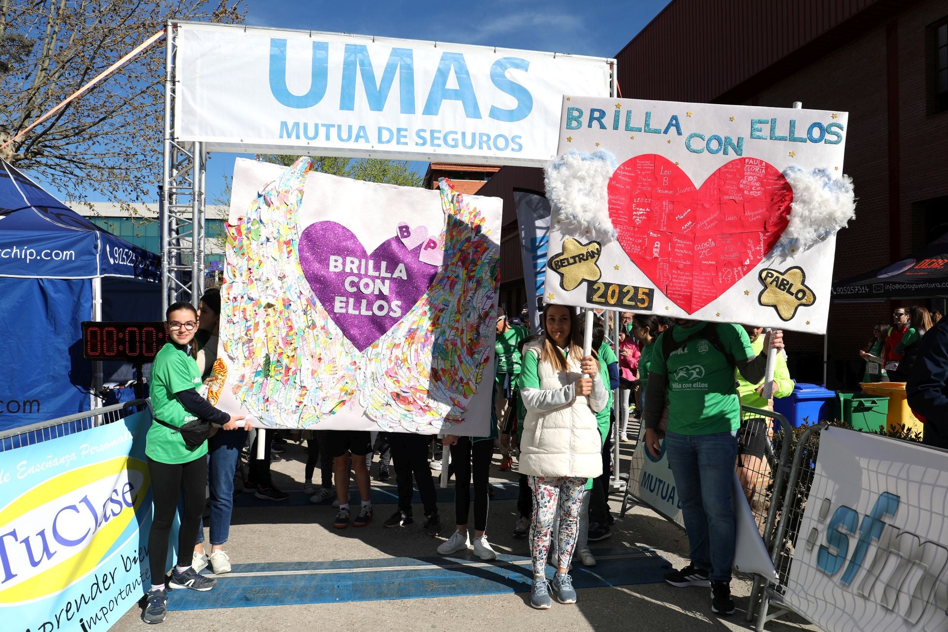 'Brilla con ellos', en imágenes: Toledo se vuelca contra el cáncer infantil