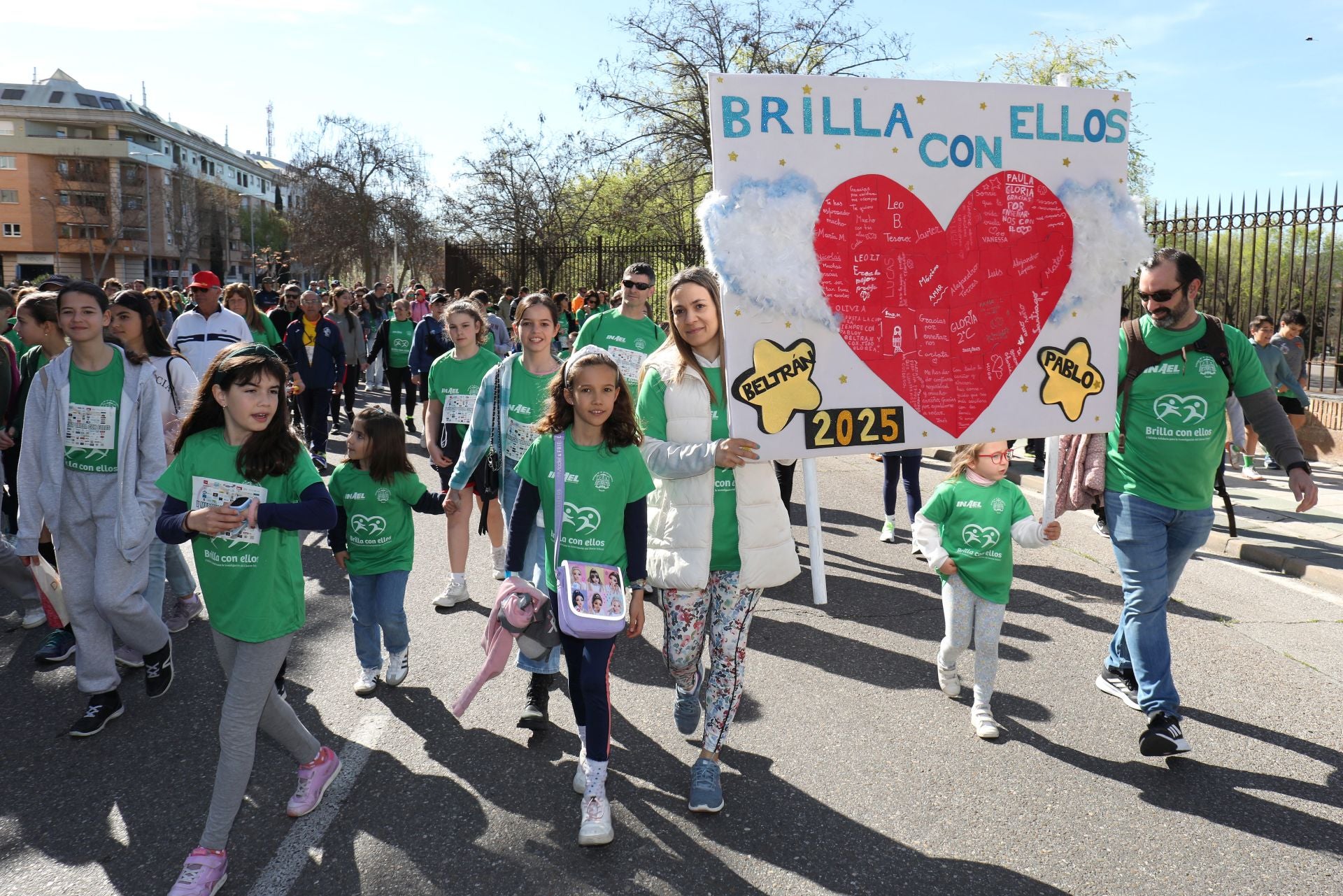 'Brilla con ellos', en imágenes: Toledo se vuelca contra el cáncer infantil