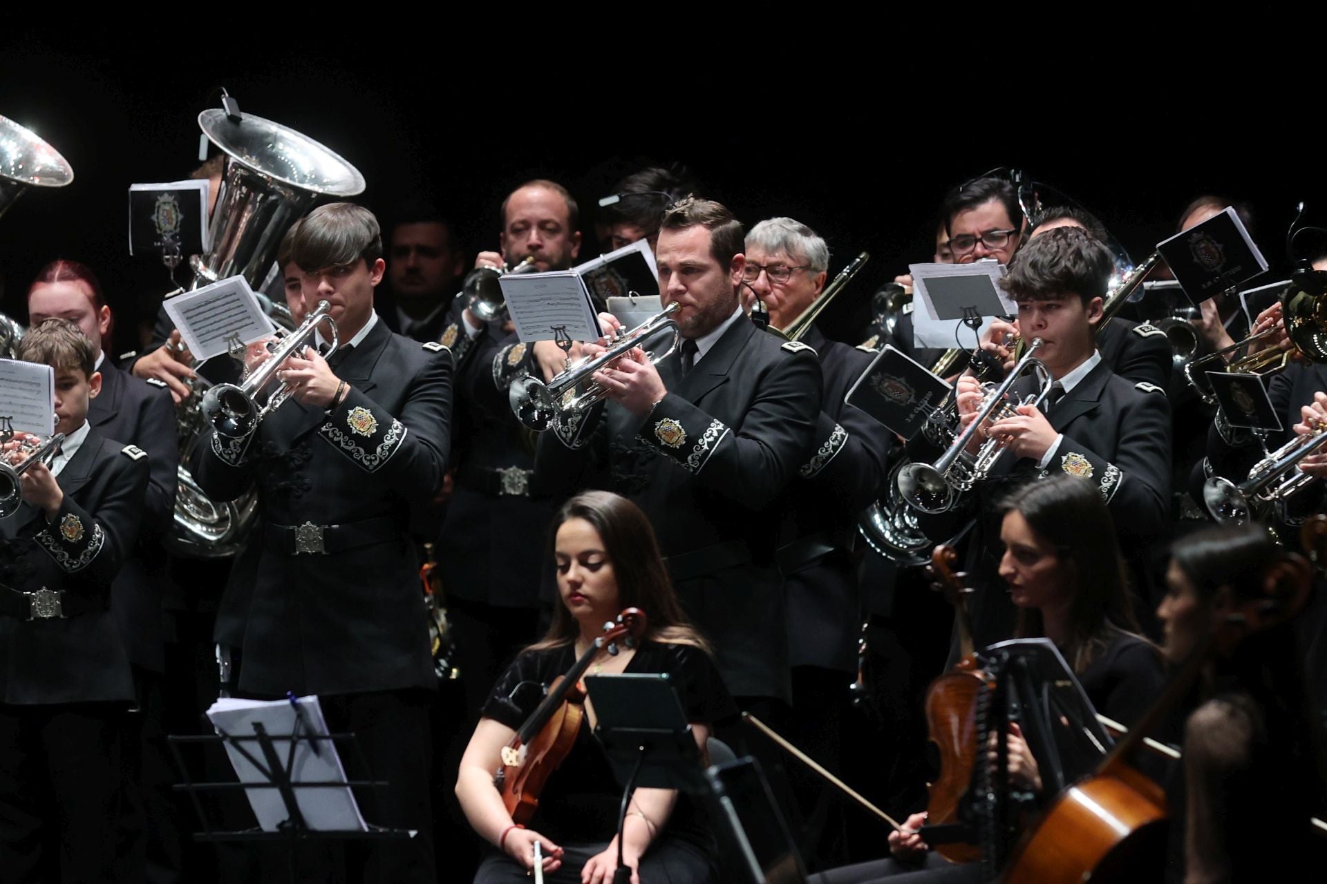 El vibrante concierto de Cuaresma con &#039;La Música de Dios para Córdoba&#039;, en imágenes