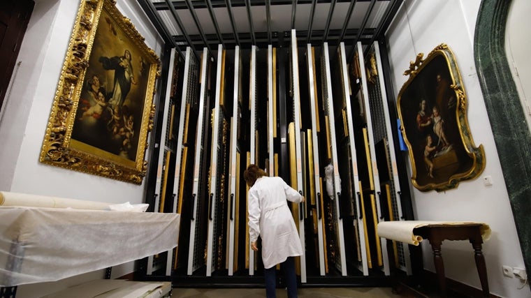 Depósito de obras sin exponer en el Museo de Bellas Artes de Córdoba
