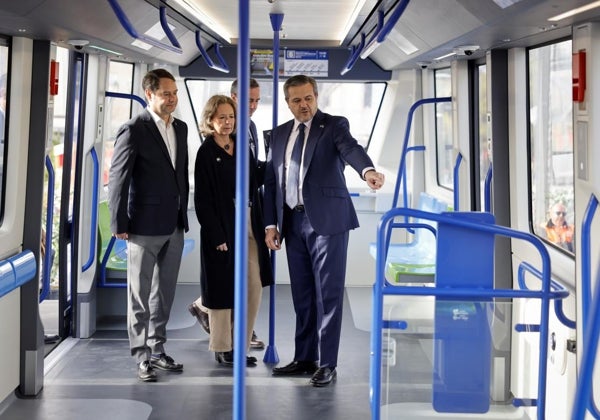 Madrid exhibe en Colón una réplica de los nuevos trenes sin conductor que llegarán a la línea 6 de Metro en 2027