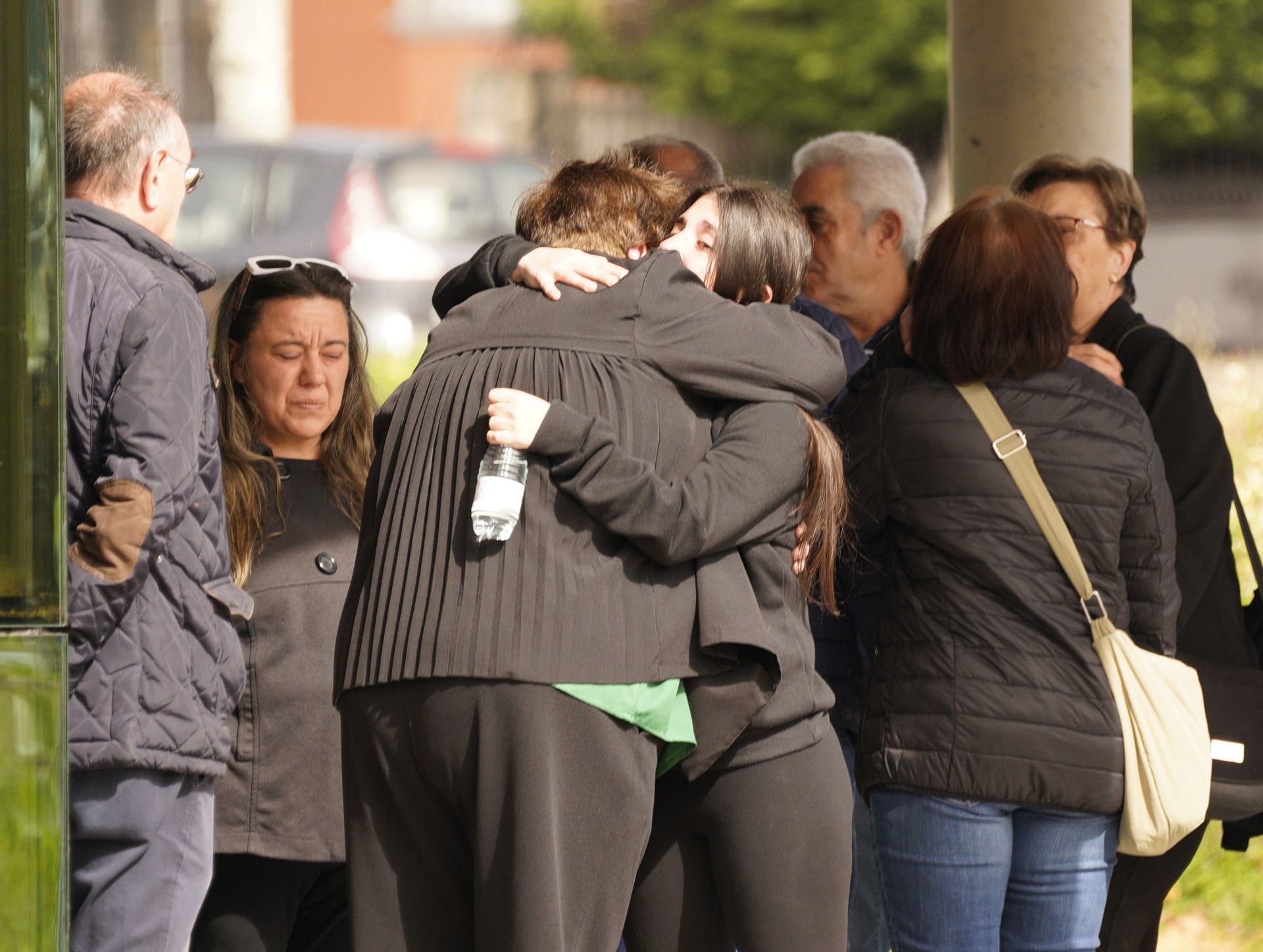 Dolor y silencio en las capillas ardientes de Villablino y Bembibre a la llegada de los mineros fallecidos