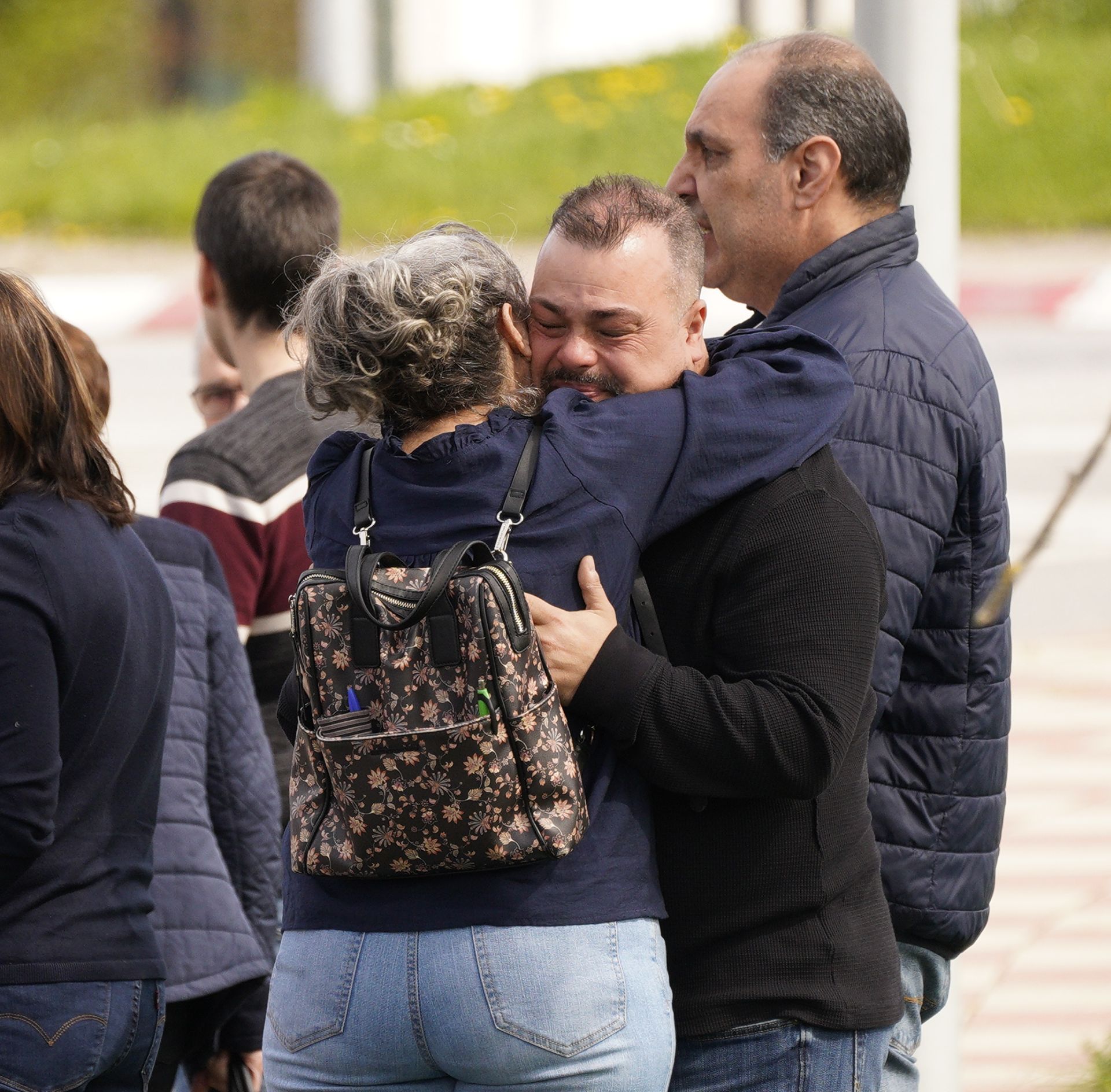 Dolor y silencio en las capillas ardientes de Villablino y Bembibre a la llegada de los mineros fallecidos