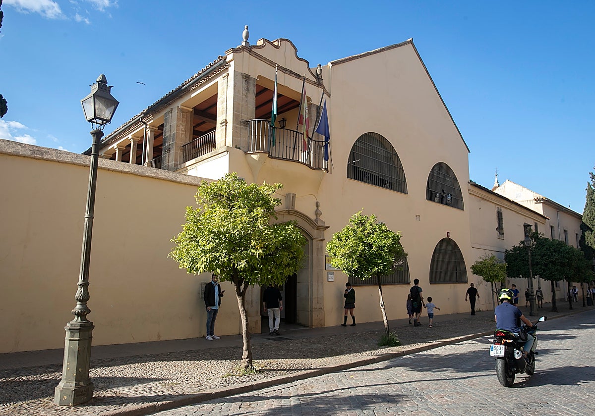 Fachada principal de la antigua Biblioteca Provincial de Córdoba