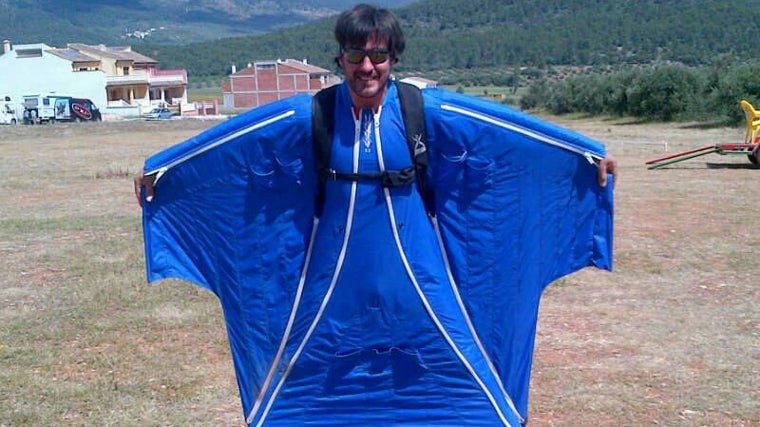 Carlos Suárez, el apasionado de los deportes de riesgo que halló la muerte mientras hacía de doble en una película sobre su vida