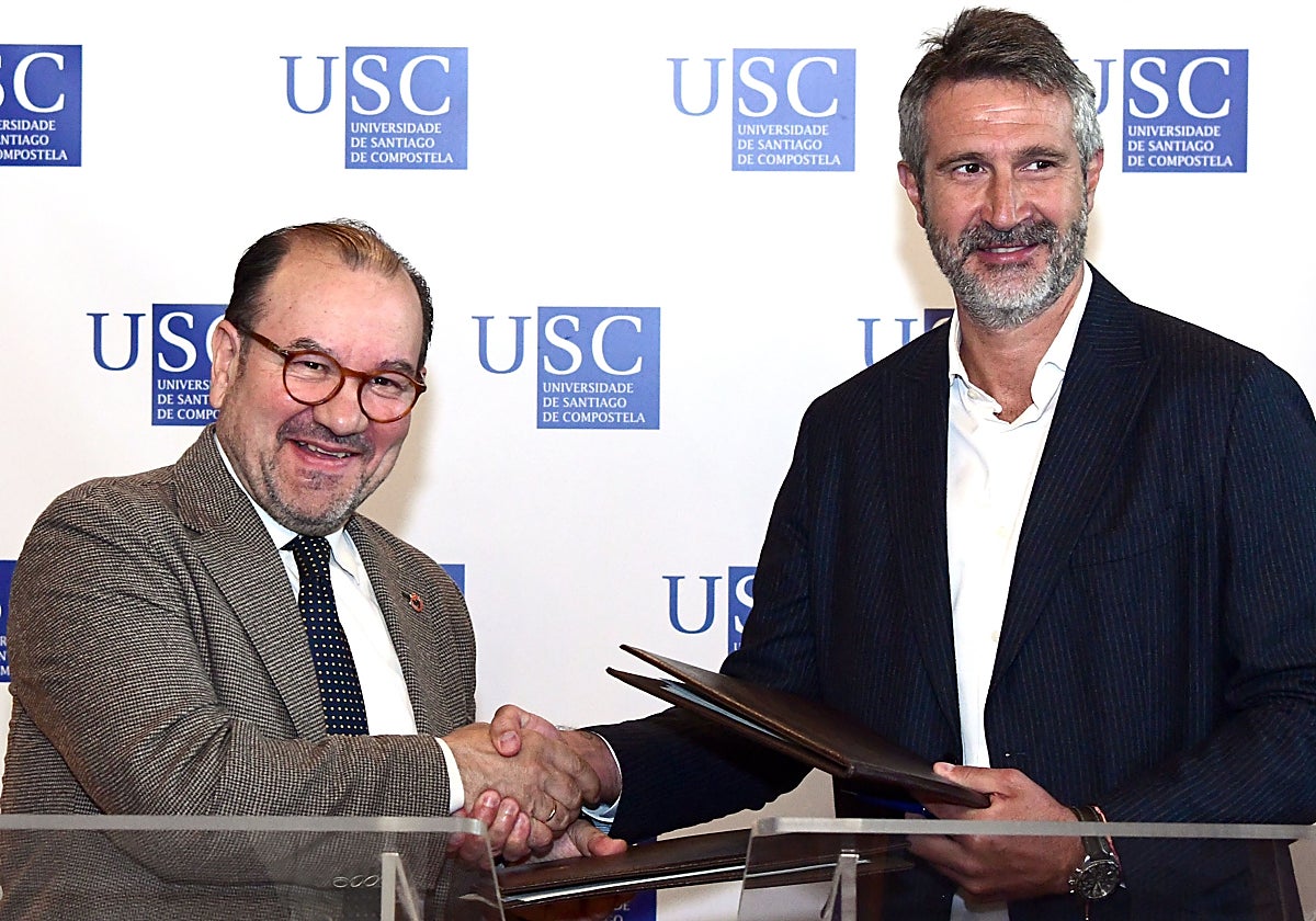 Antonio López y Alberto Varela, el martes, durante la firma del acuerdo